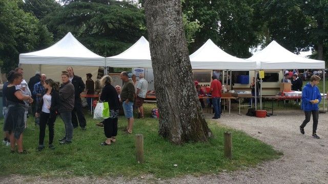 vide grenier 2016 (11).jpg